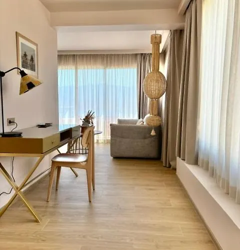 Riva Hotel 4*
