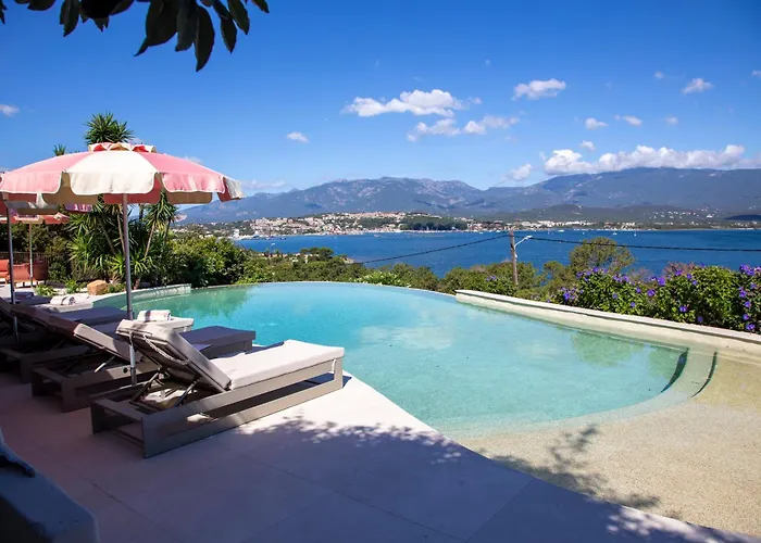 Riva 4*