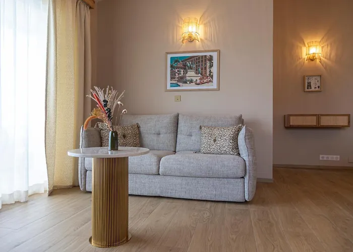 Riva Hotel