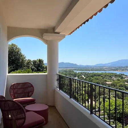 Ξενοδοχείο Riva 4*