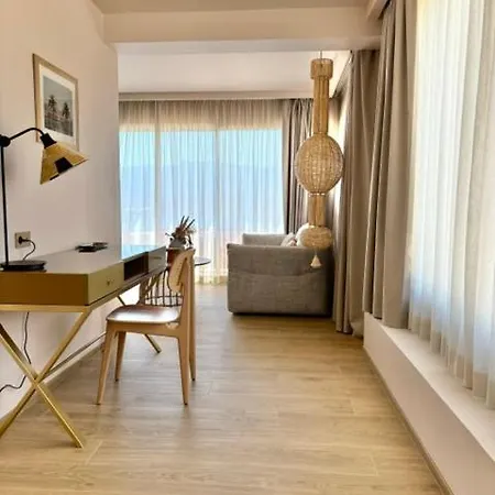 Riva Ξενοδοχείο 4*