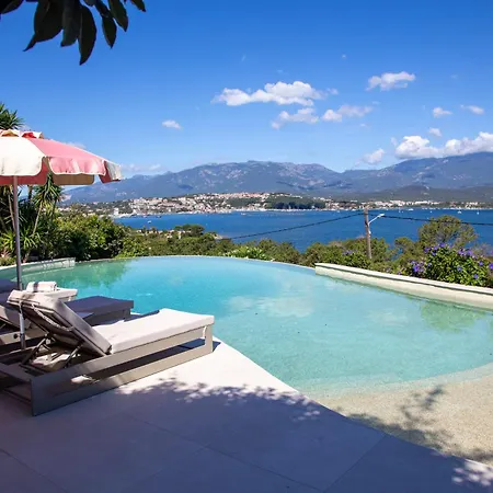 Riva 4*