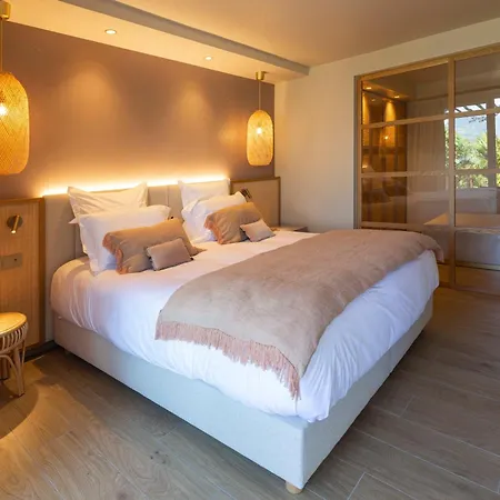 Riva Hotel